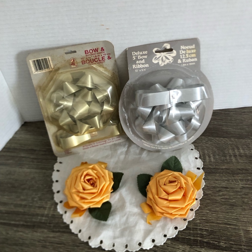 Vtg NOS Gift Bows